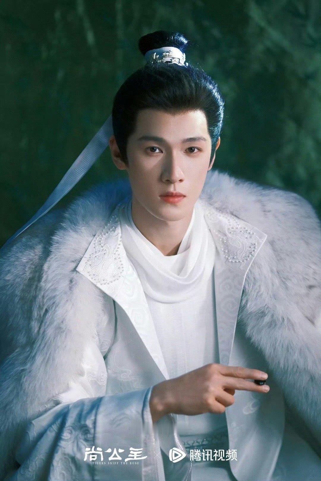 李昀锐刚开机就一股言尚味从李昀锐身上看到了言尚《尚公主》开机现场戳中我！李昀锐解