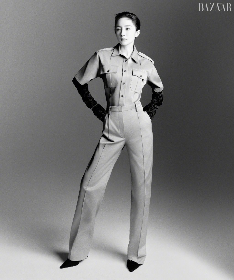 杨幂上身PRADA2026春夏高级成衣系列，拿下时尚芭莎连庄开季！🐮