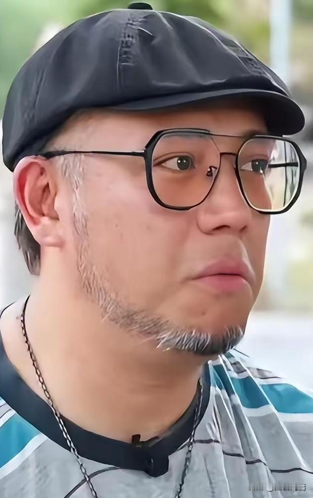 就是孩子跟着他遭罪可怜。曾经香港Boy’z组合的成员张致恒。如今看着满脸疲惫