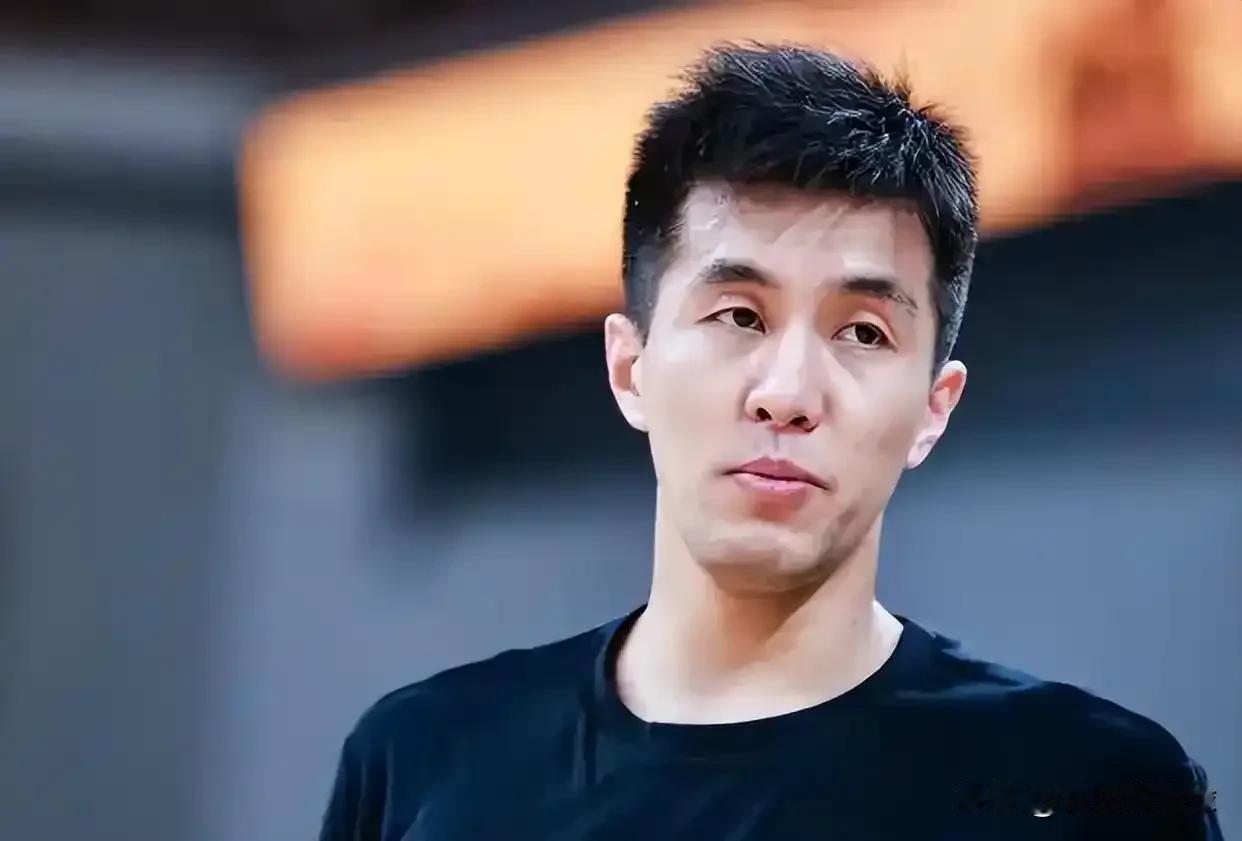 CBA体测继续在青岛进行，广州男篮球员郭艾伦现身训练场，在今天进行的定点投篮项目