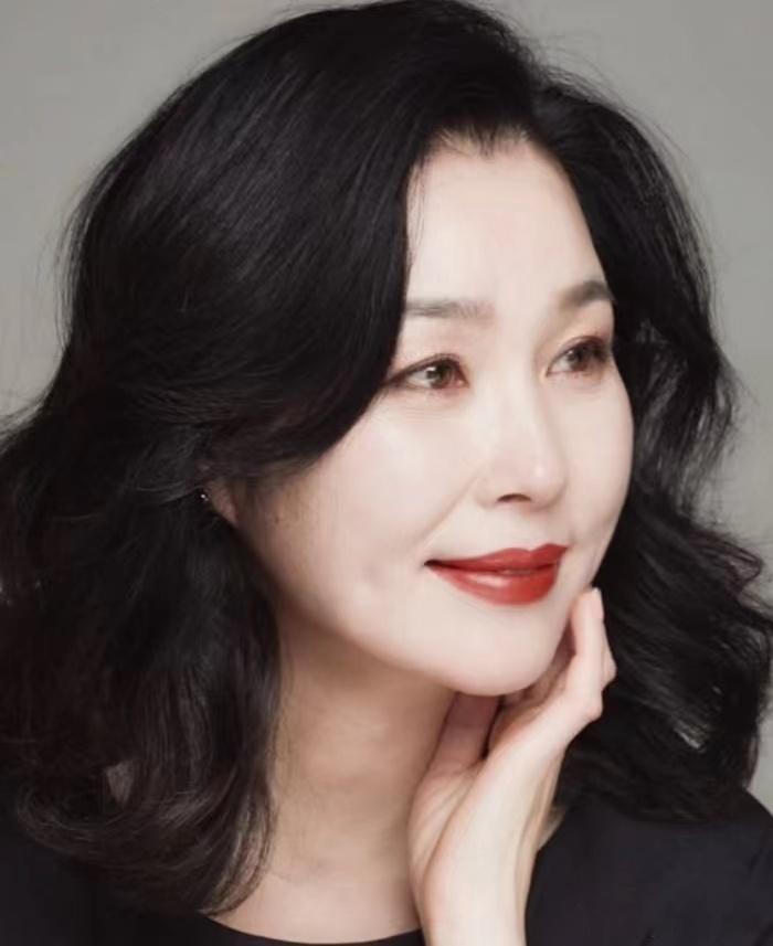 成熟气质风韵犹存