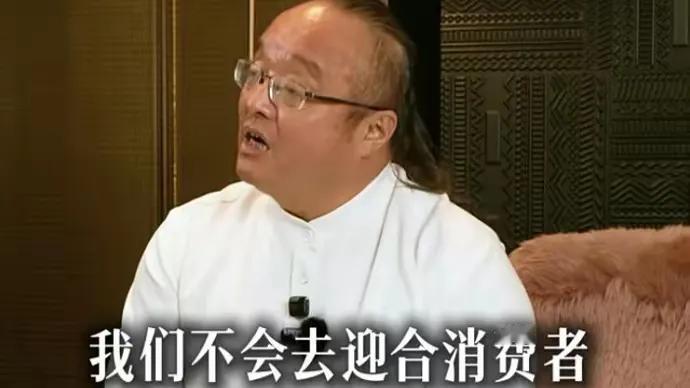 加盟百果园的老板最近开始发愁了：不是水果不好卖，是大家被董事长那句“我们负责教育