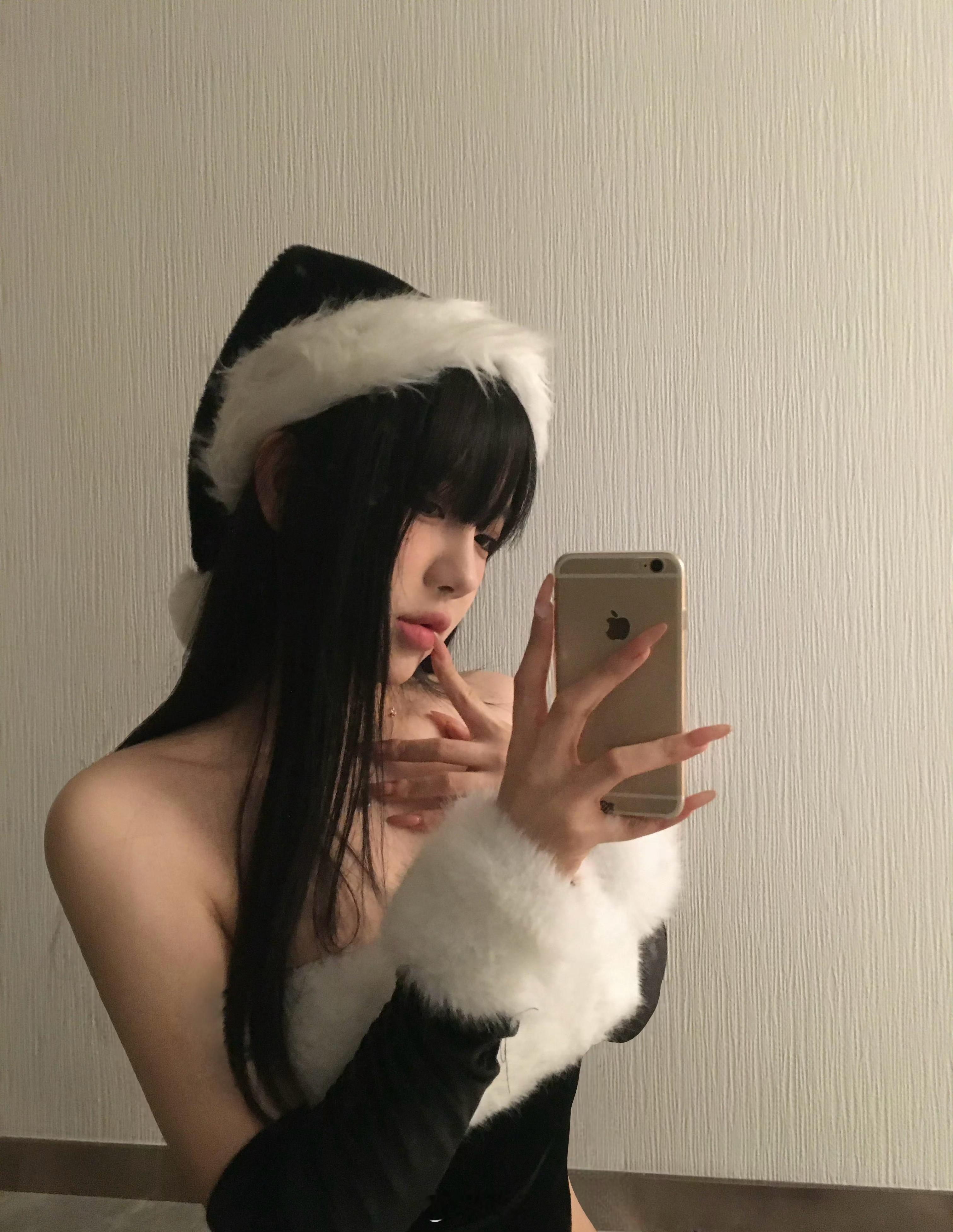 刷到一个好看的小姐姐还在用home键iPhone！