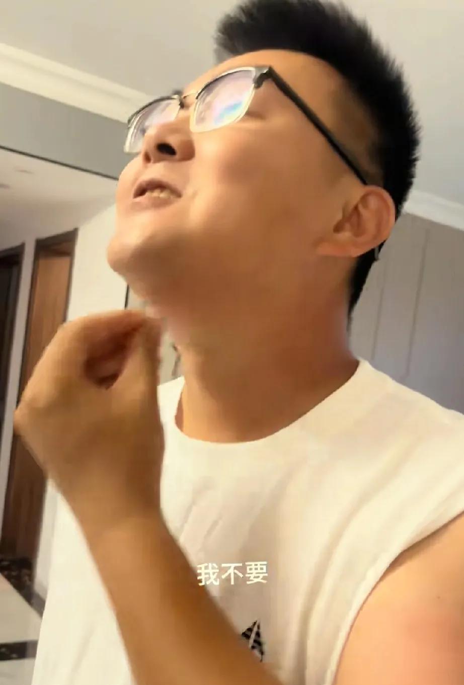 果不其然，有人在搞事，嫁祸于大威。李老师就说了他到达山东的第一天，就受收到某