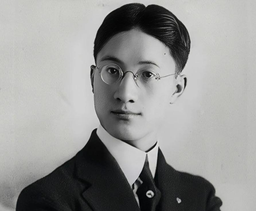 1920年，徐志摩被迫把妻子接到身边。他不喜欢妻子，却每晚都要同房。不久后，妻子