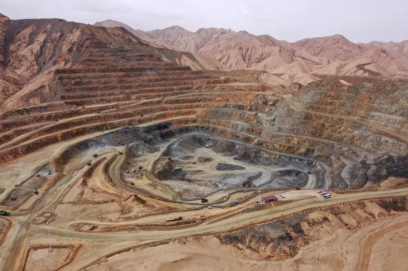 2月11日消息，印尼打算将全球最大镍矿的产量削减70%。镍作为关键的工业金属，在