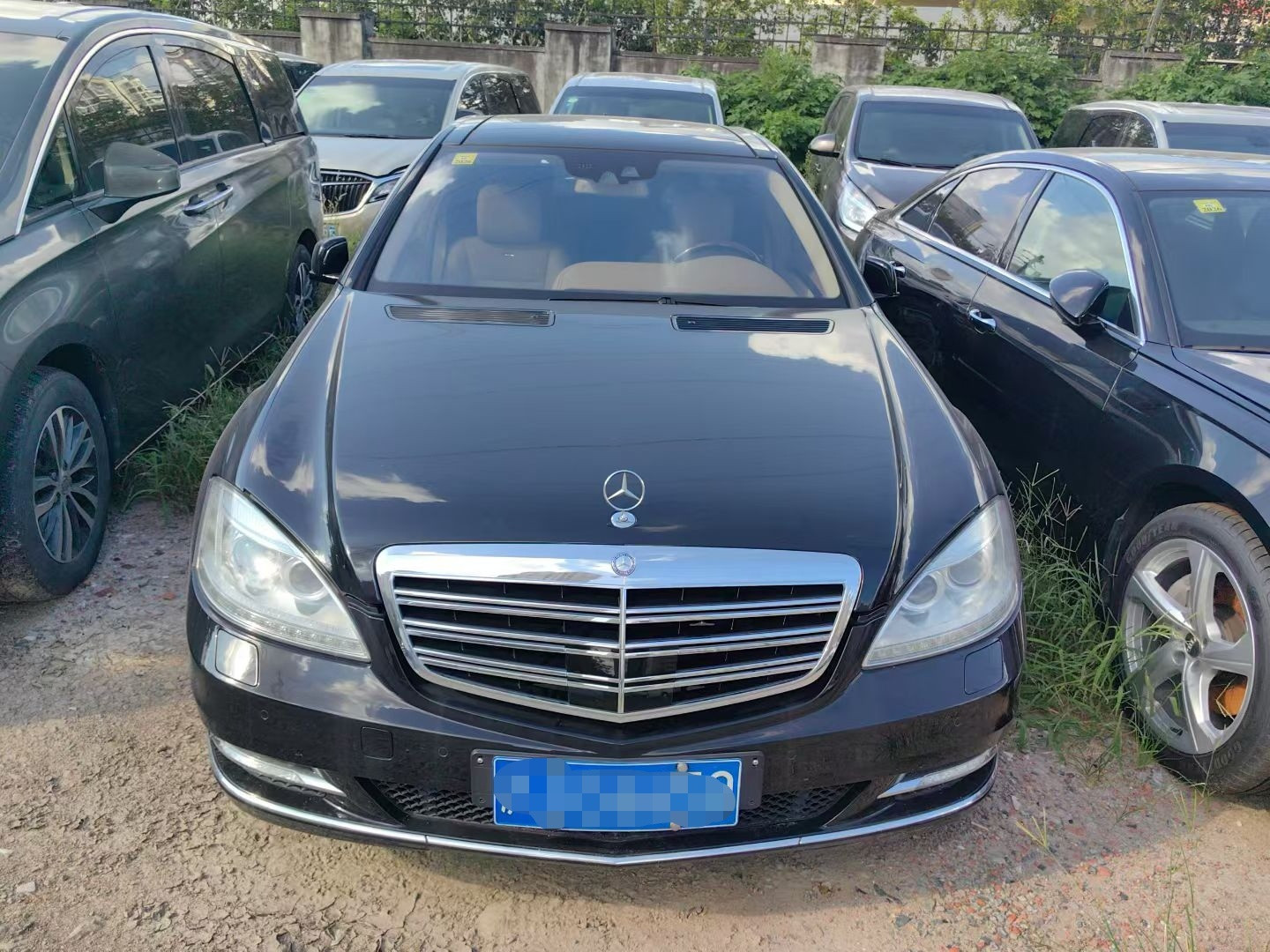 还是喜欢这样的车10年奔驰S600，一手，5.9万公里[滑稽笑]大家猜猜多少钱