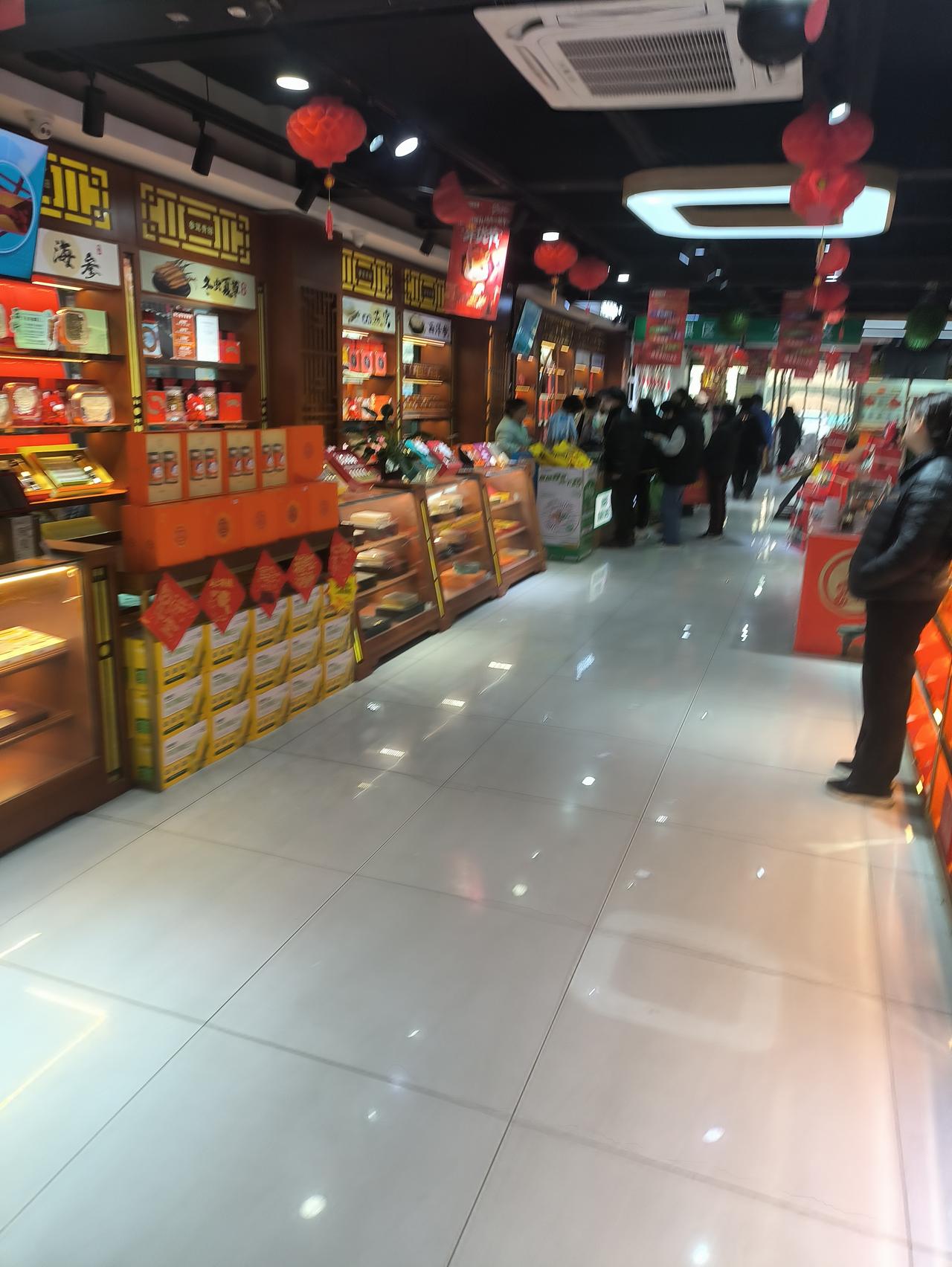 山东淄博宏仁堂药店王府井店的生意怎么这么好啊？这家店是宏仁堂起家的药店。也是生