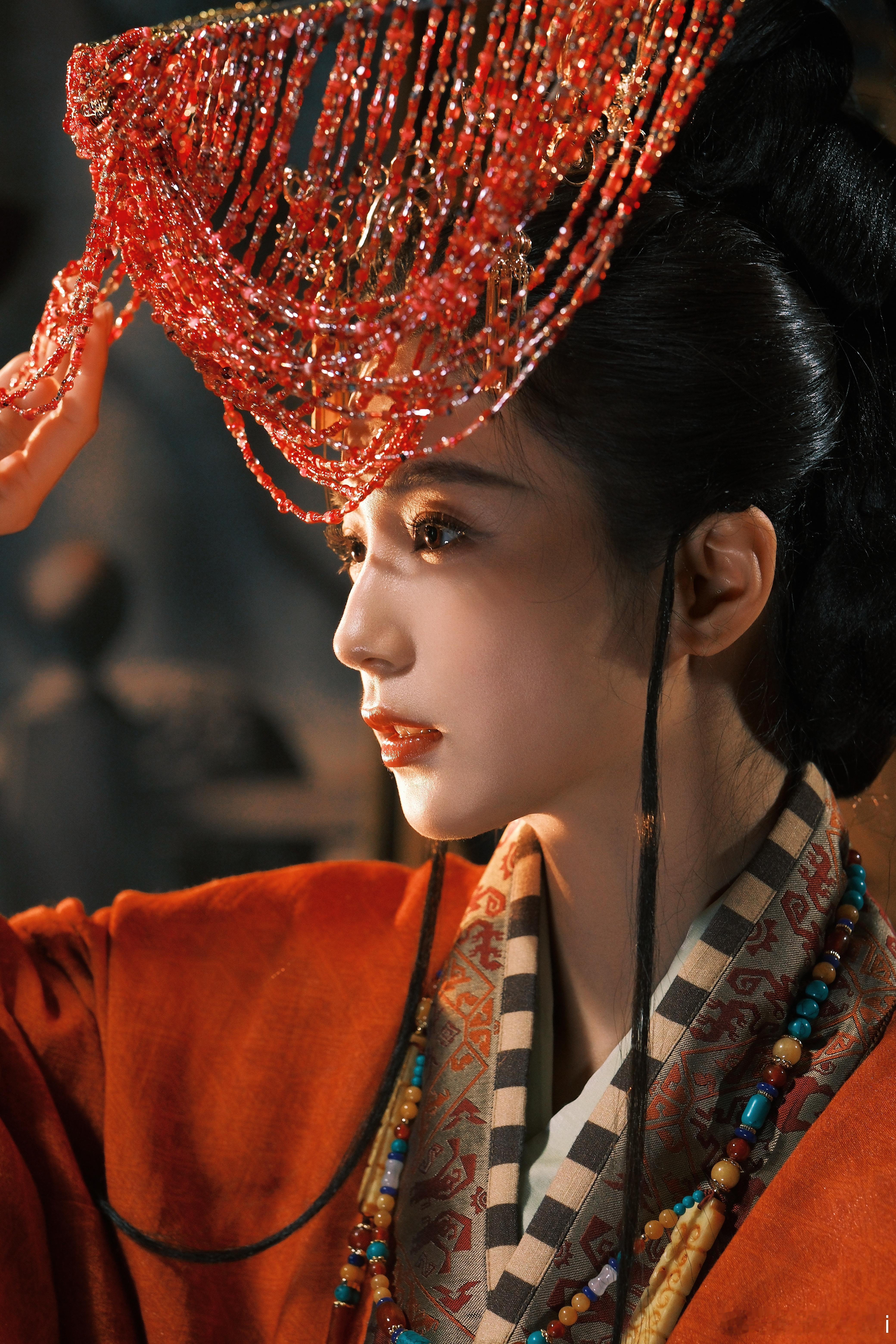 “阿若在姐妹里面，是最丑的一个……”“姑祖母，阿若让您失望了吗？”