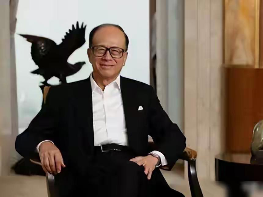 李嘉诚：“当你放下面子赚钱的时候，说明你已经懂事了。当你用钱赚回面子的时候