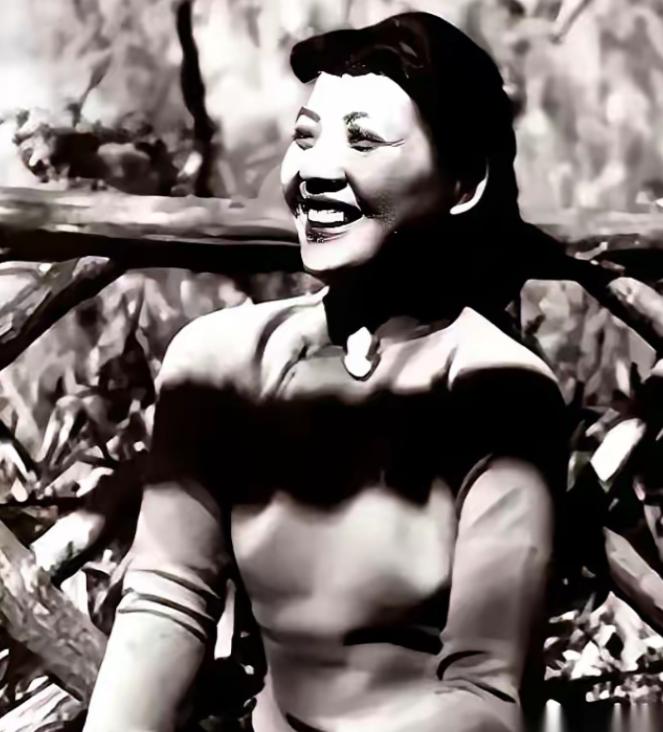 党组织派她潜伏南京，给了二十根金条。结果这个女人，打了整整三年麻将，把钱输了个精