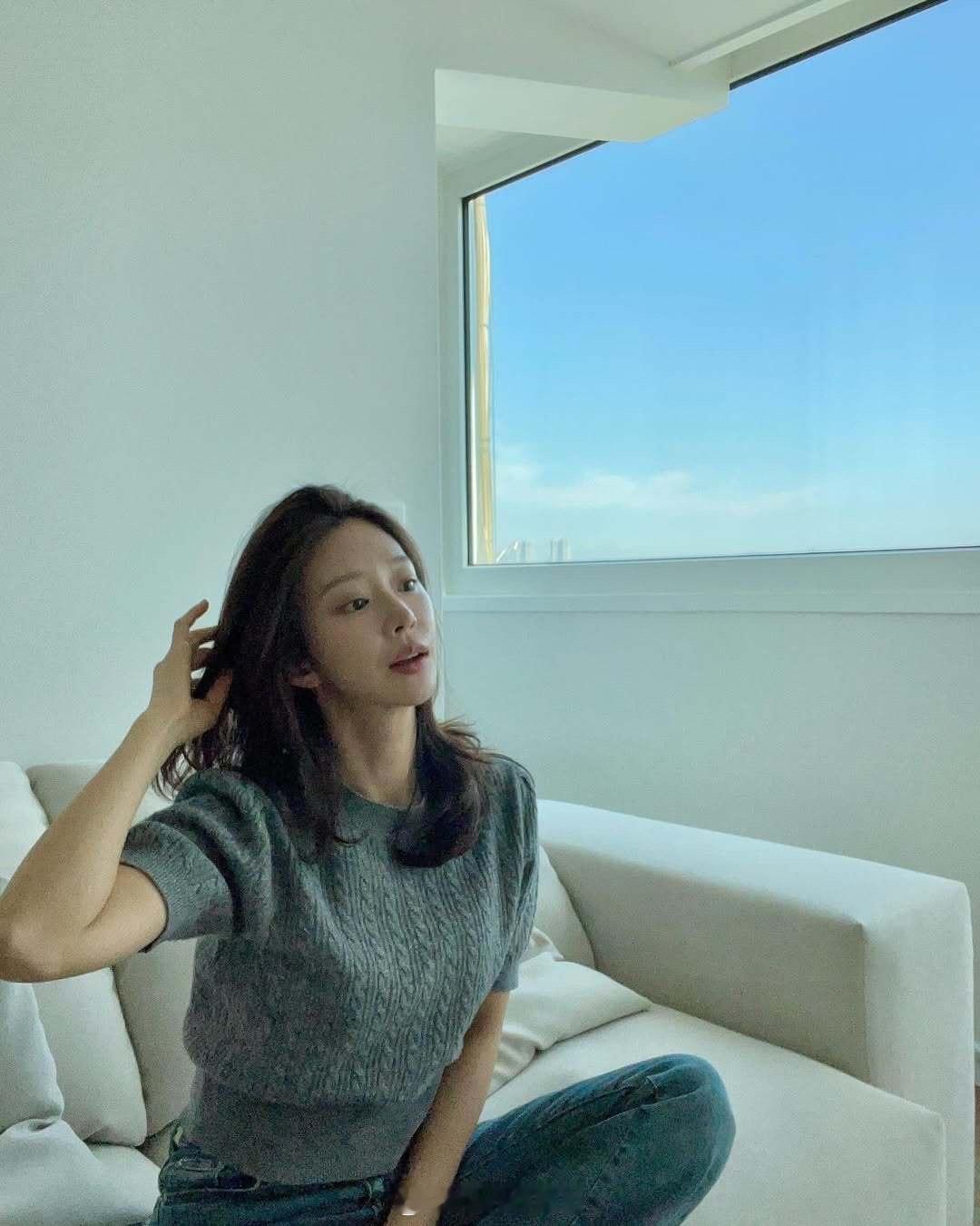 李主傧晒新家照一眼就能看见乐天塔汉江view​​​