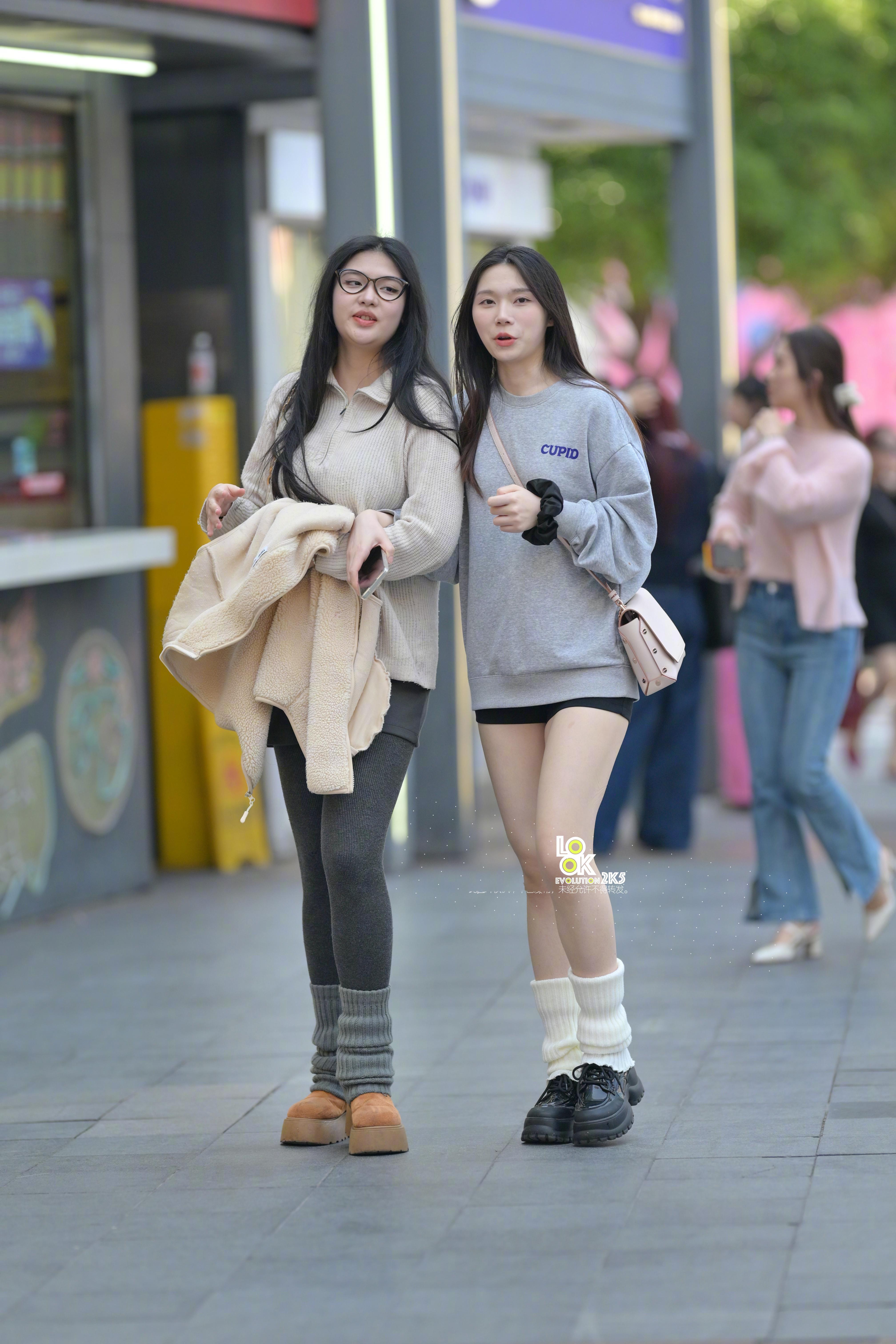 今年堆堆袜是人腿一只