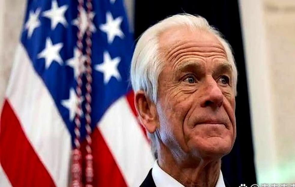 美国正在从世界级领袖变成一个流氓国家，而促成这一切的罪魁祸首就是纳瓦罗！据《纽