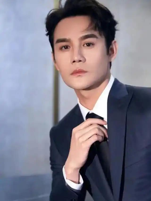 演员王凯说：“出演《琅琊榜》中靖王这个角色让我有一种圆梦的感觉，他和林殊之间的感