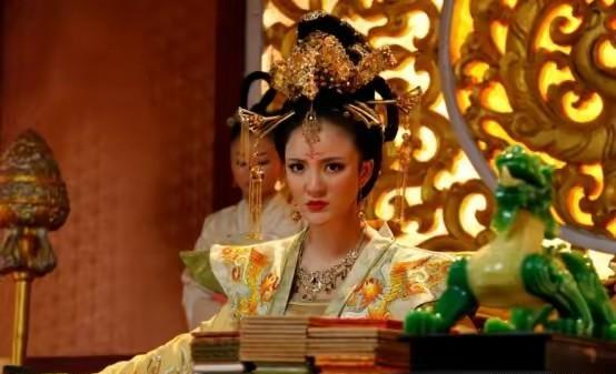 六岁李令月，遭表哥玷污。武则天震怒，赐死凶手。这桩惨剧发生在671年，年