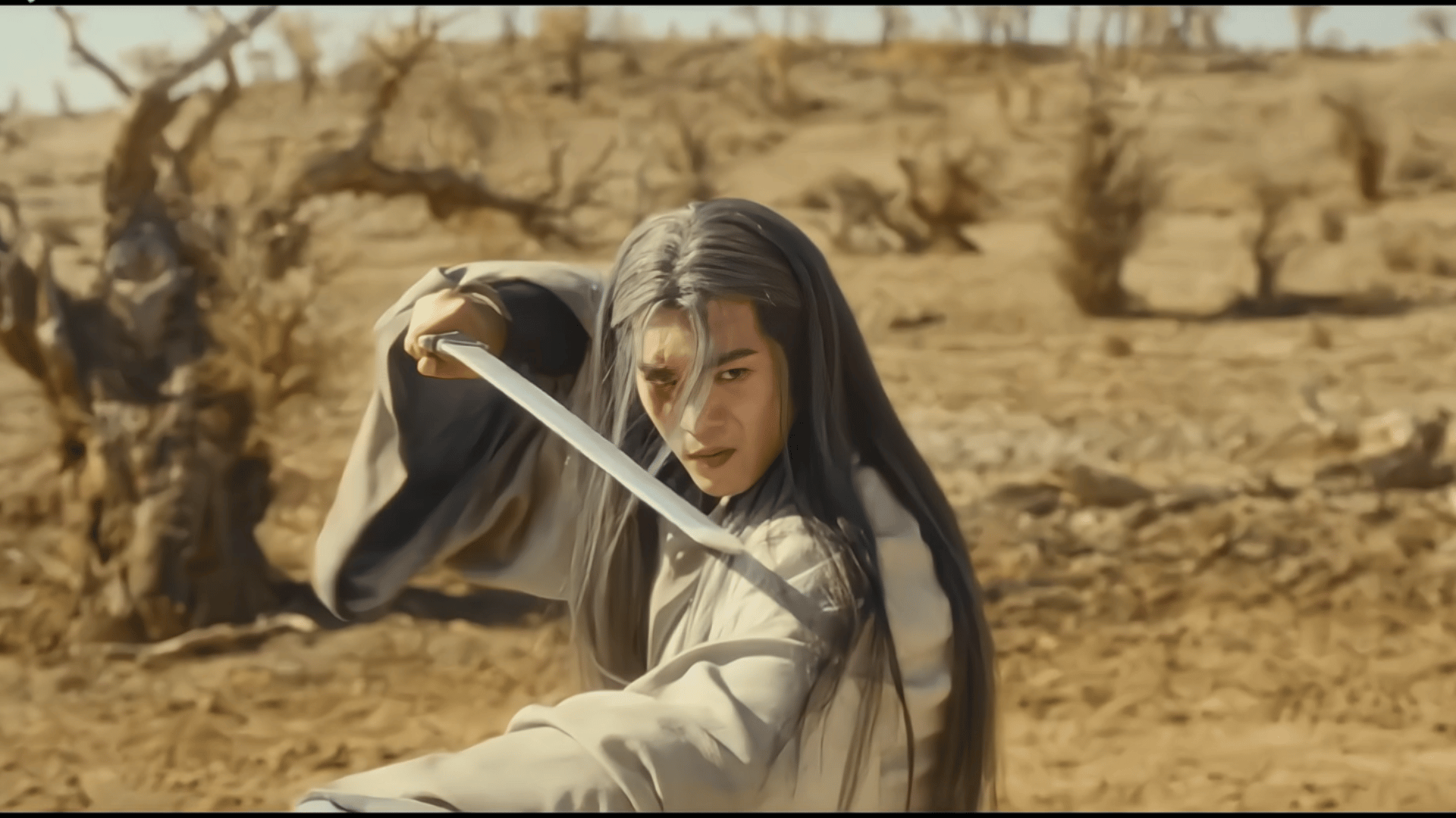 我去于适长发这么美打戏也好利落于适镖人灰白长发