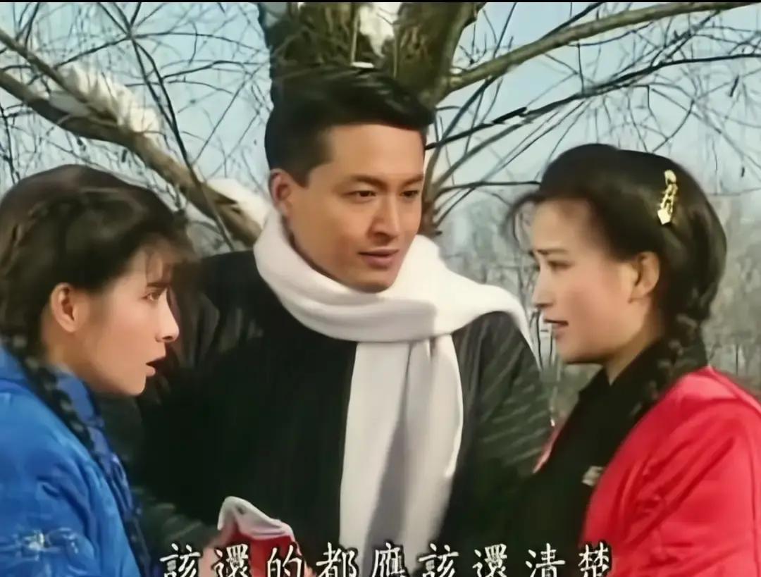 当年看《青青河边草》，多少人和我一样纳闷？女二何晴那么美，剧情里男主咋就不爱她？