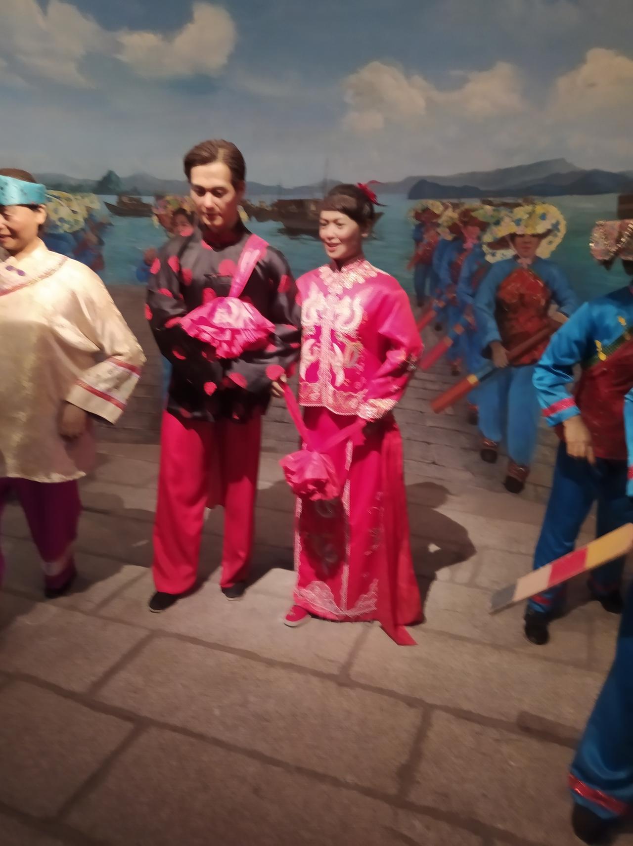 为啥老太太总喜欢在前额带个抹额，这是因为什么？保护额头吗？