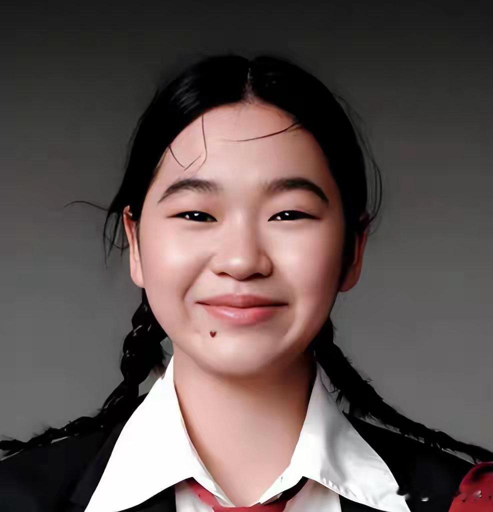 全红婵现身上海引热议！暴瘦后美出新高度，这还是那个跳水妹？