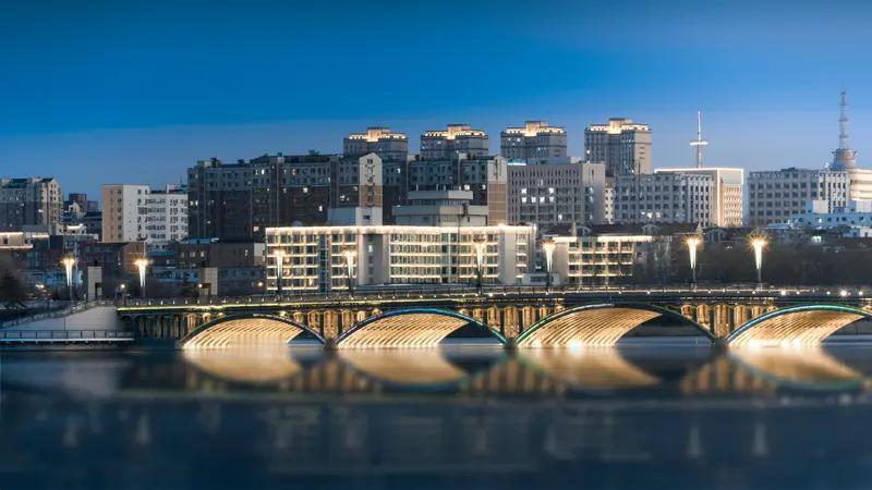 一位上海的朋友头一次来吉林长春旅游，可能是玩的太好了，记错了自己的飞行时间，等下