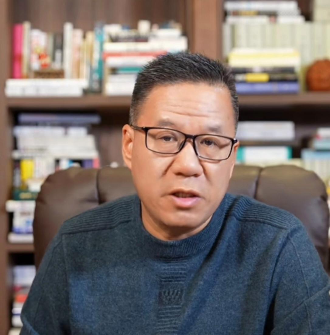 稳房地产很重要！马光远呼吁房地产救市！马光远表示，中国房地产价格在很多城市已经腰