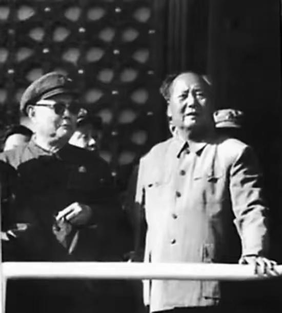 为抗美援朝出兵竟十八个昼夜没睡过一个好觉，当时老人家已经57岁了。中央赞成出兵的