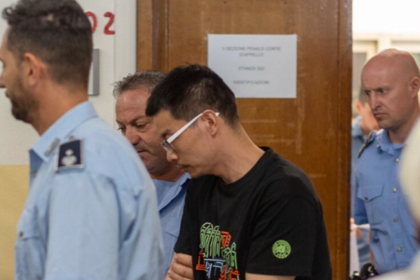 美西方敢扣押我们的人，我们也可以！7月17日，联合早报报道：富国银行美籍华裔高管
