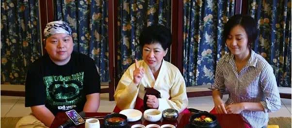 韩国人吃饭不给钱偷跑了？最近在网上刷到一条信息，4位韩国人组团来中国饭店吃饭