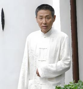 陈道明说过一段很现实的话：男人离婚，如果你没钱，后果也很难再找，基本上是