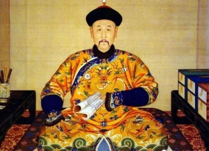 1722年，胤禛见康熙整天唉声叹气，于是，他就说道，“父皇，我那花园里的牡丹开的