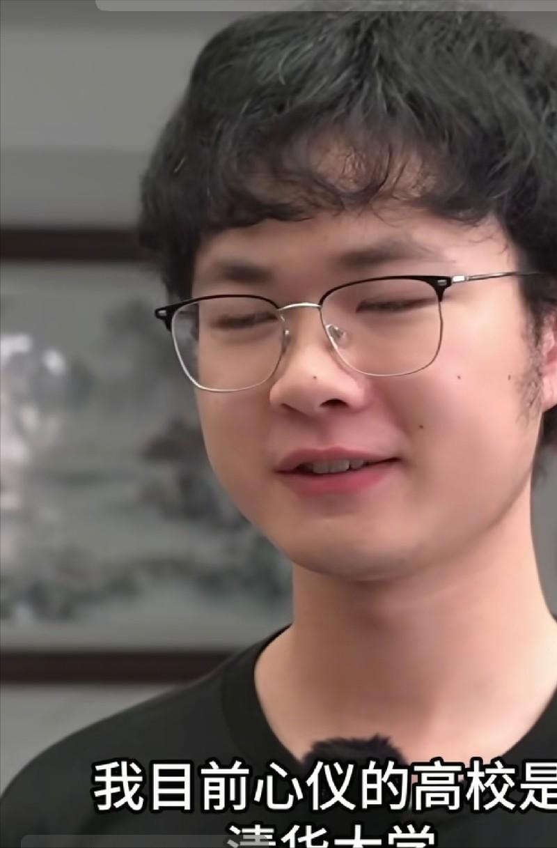 海宁有个考生，去年被北大录取了却没去报到，复读一年后考了714分，在浙江排名第二
