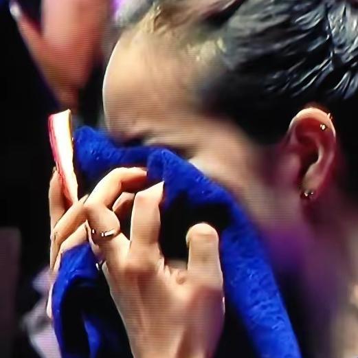 别再吹欧洲人文明素质多高了！今晚袁嘉楠对战张本美和，比赛超精彩，后两局高比分胶着