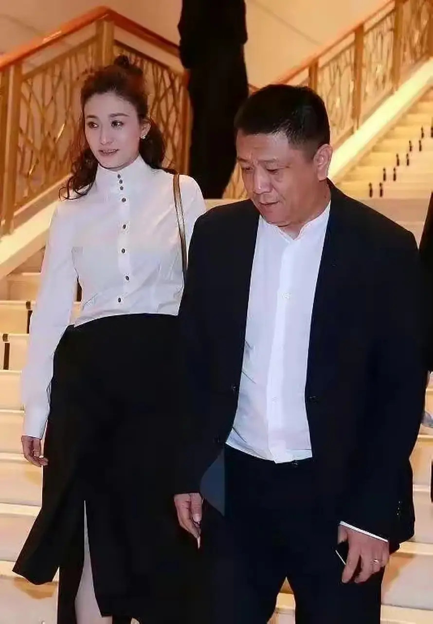 演都不演！李小冉被曝离婚不到48小时，离谱的事发生，还不止一件