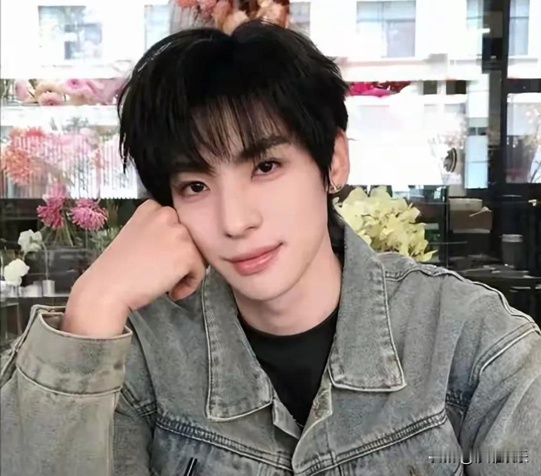 颜安回应七大争议：我是直男，表姐不是私生粉，生日会票价有说法最近颜安被粉丝