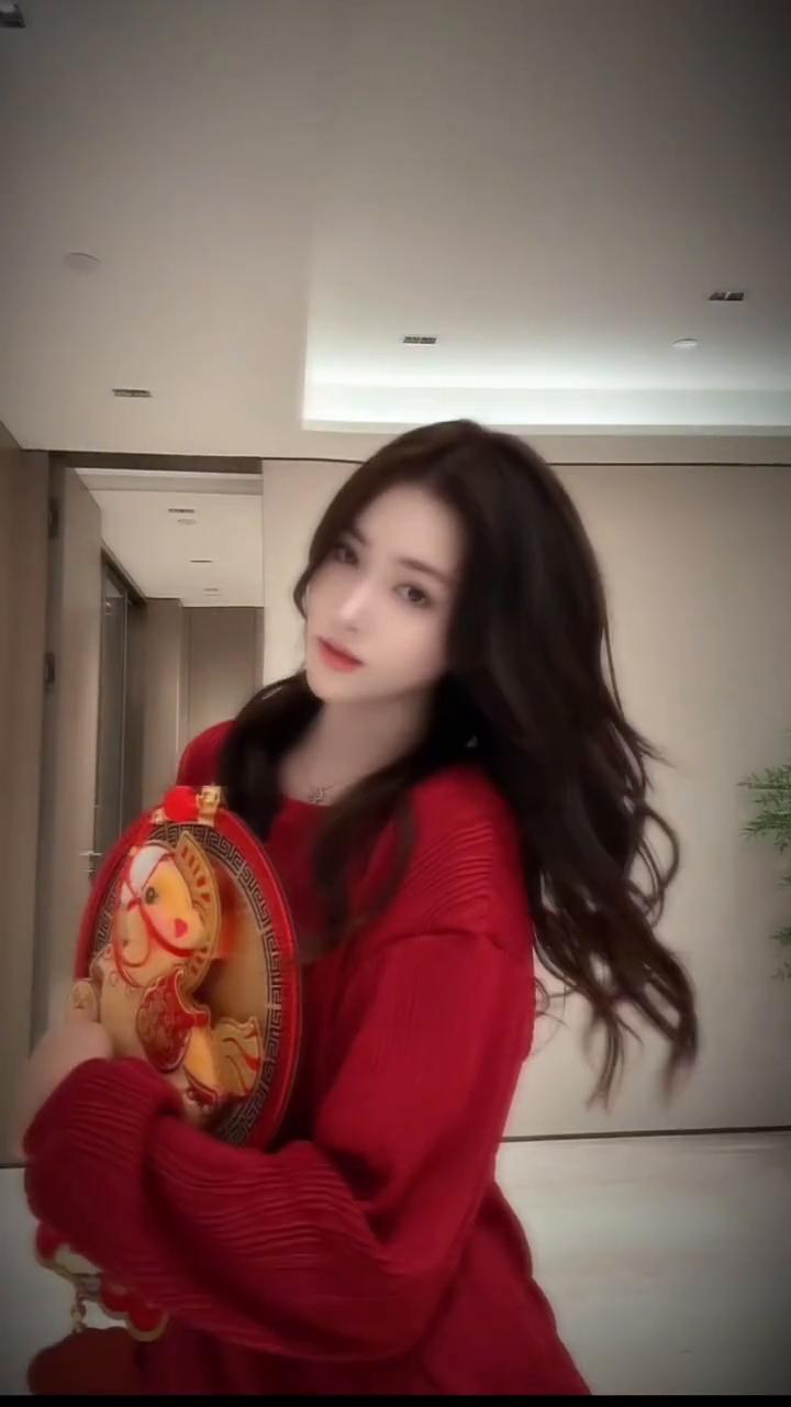 就是二零二五年的最后一天了，总以为时间很慢，转眼又跨年了。希望新年的零点是幸福的