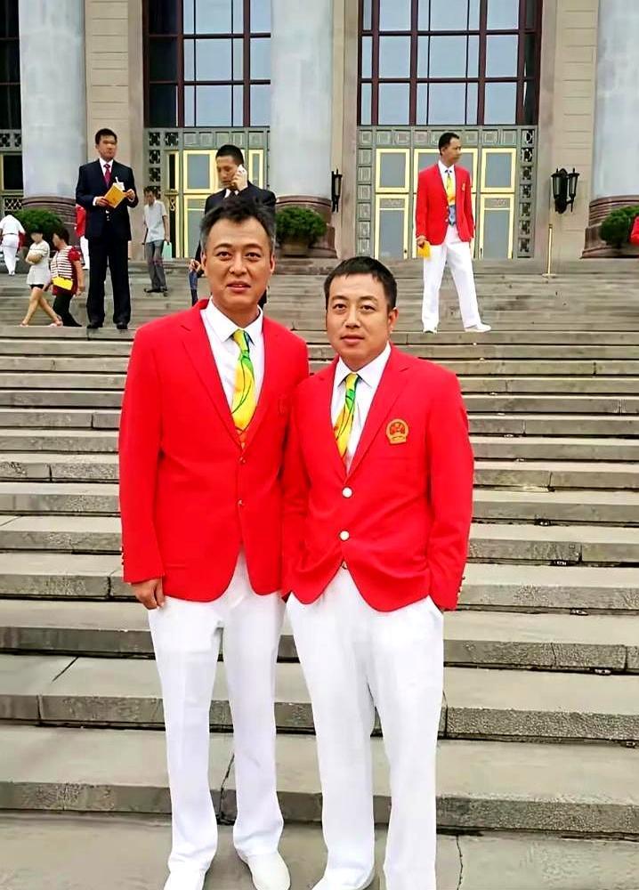 连乒协那把椅子，这回也空出来了。刘国梁从大满贯得主，到国乒总教练，再到乒协主席