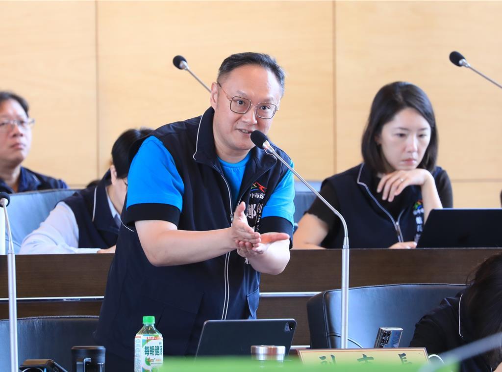 台中市副市长郑照新再开撕！轰赖清德拿“台中”2字杠287万人身兼民进党主席的赖