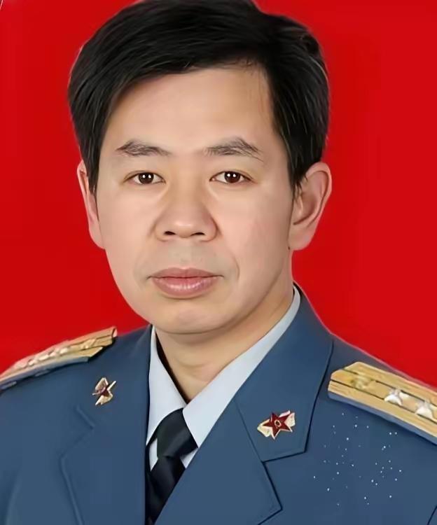 敌人的炮管都快怼到脸上了，我们的人居然还在翻书查国际法？戴旭大校讲的这段历史，真