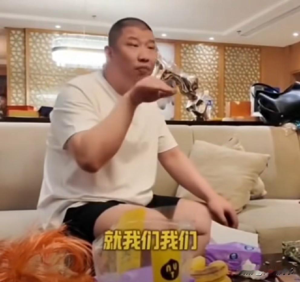 被指碰瓷！二驴正面回应醋王做“大舞台”，宣布JLV换点开播！