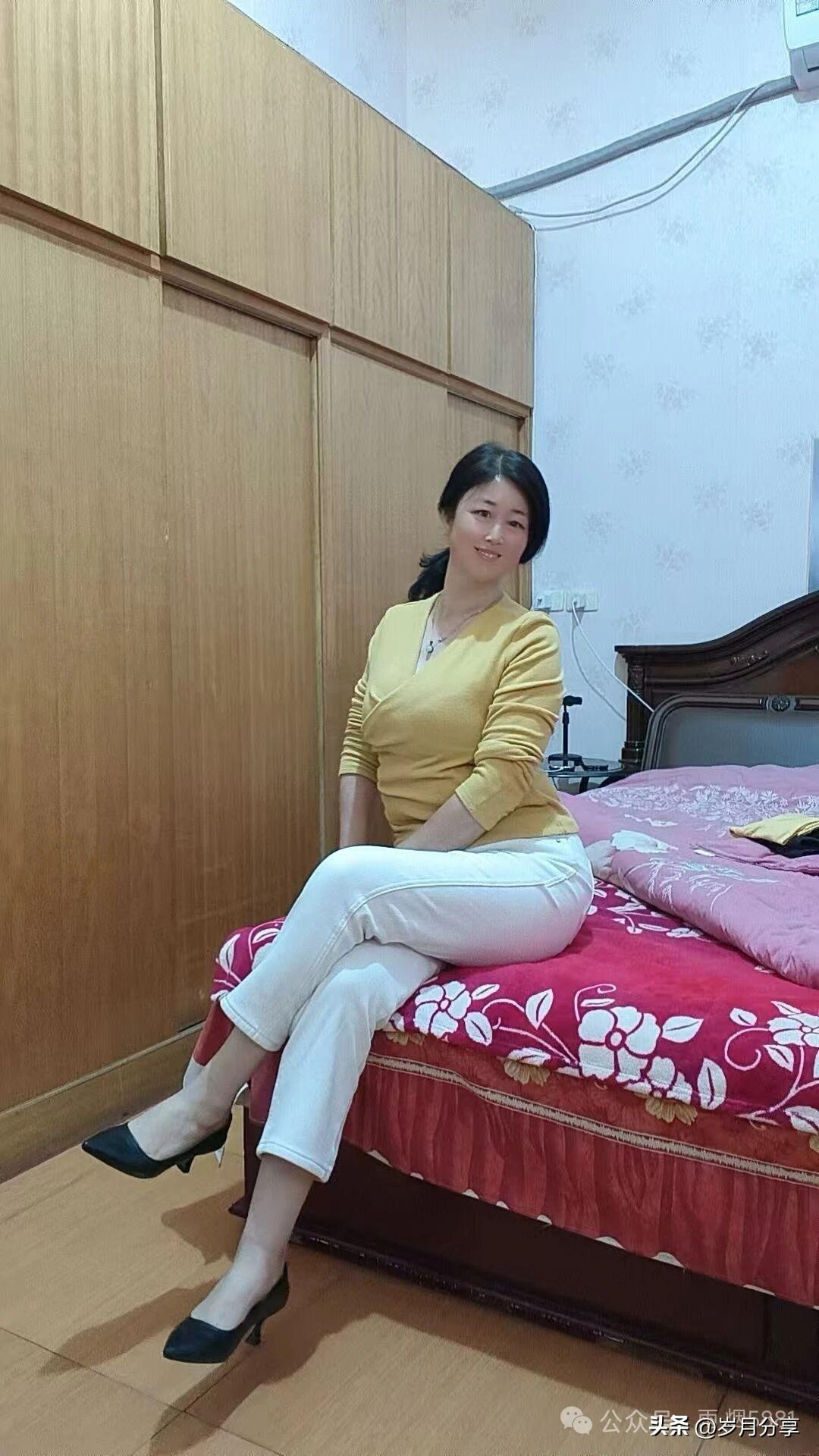 今天处暑了，夏天即将过去秋天要来了，到了秋天夜里就不那么热了，床上的被子可能又要