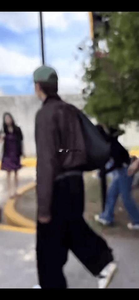 特别像去0元购的路上