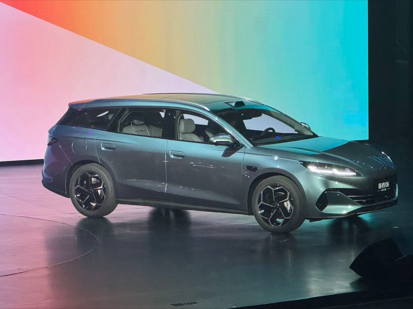 26款海豹06DM-i旅行要11.19万起本来这款车已经相对成熟了，从销量上来看