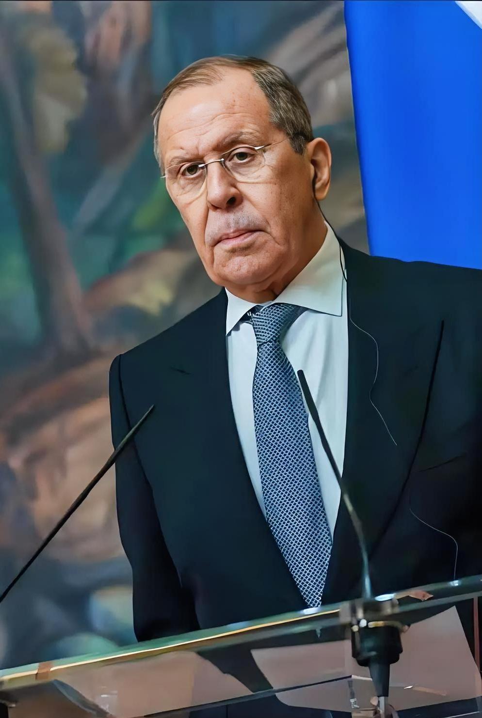 没人想到，这轮美伊掐架，最先扛不住的竟然不是以色列，也不是伊朗，而是那个常年“左