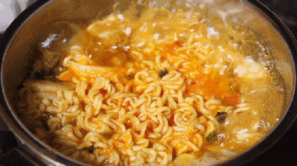 吃泡面5分钟, 解毒32天? 孕妇可以吃泡面? 如何食用最健康?