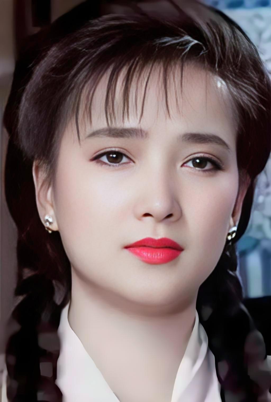 天哪，真不敢相信！演员何晴于2025年12月13日在北京逝世！她是唯一一