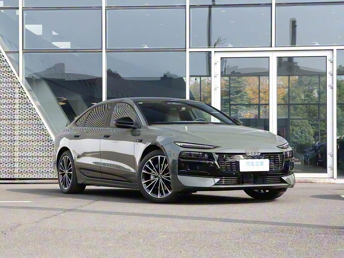 奥迪A6Letron陆续到店了，这车我会尽快去试，云看车，发现几个相比Q6的优