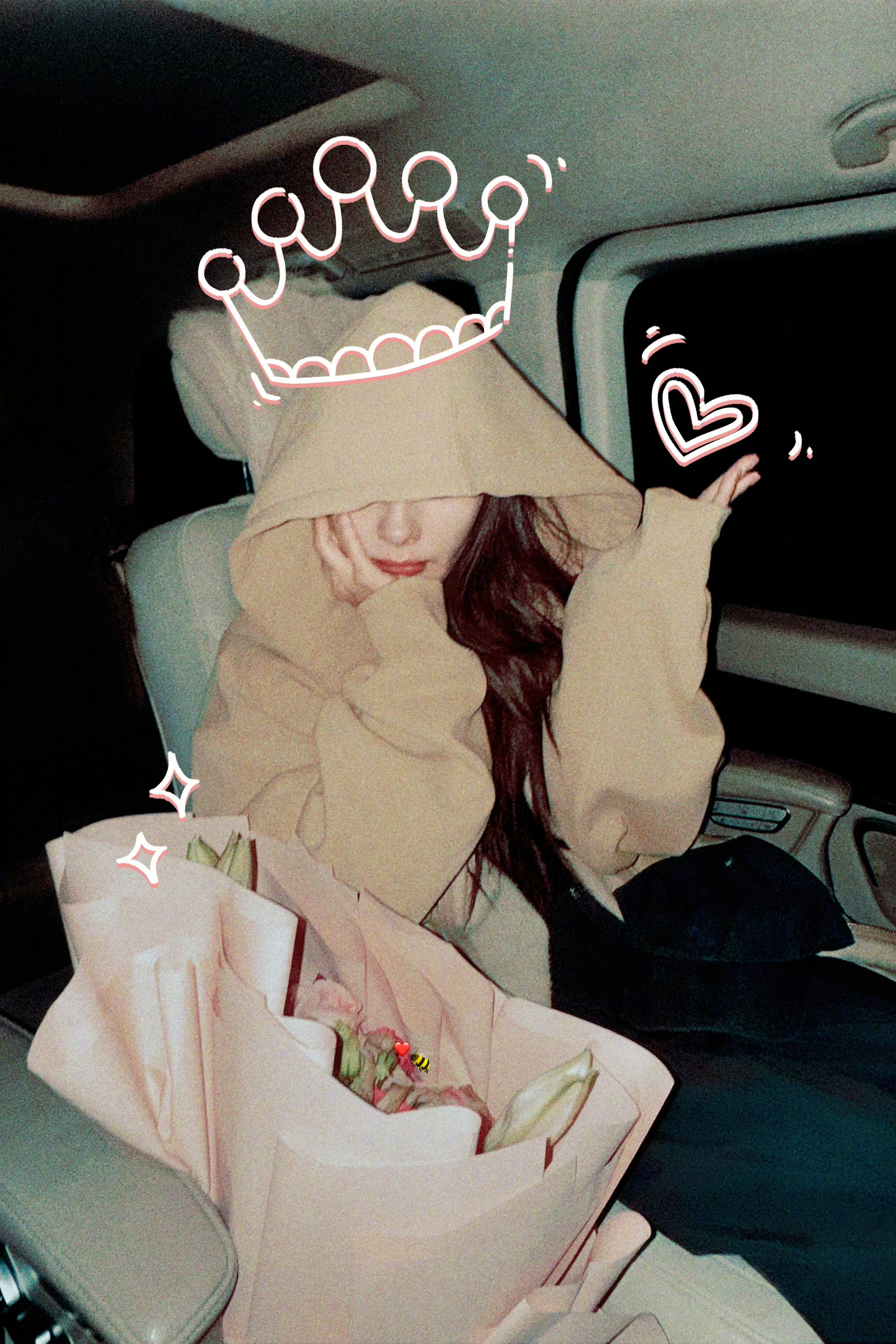 ym夜色是慢火熬煮的银耳羹，星星如冰糖在云端融化，让月光盖一床蒲公英绒被。晚安