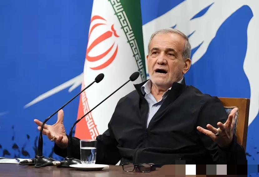 刷到这条伊朗外交表态的新闻，我敢说中东这盘棋，又要变天了！伊朗总统一边告诉巴