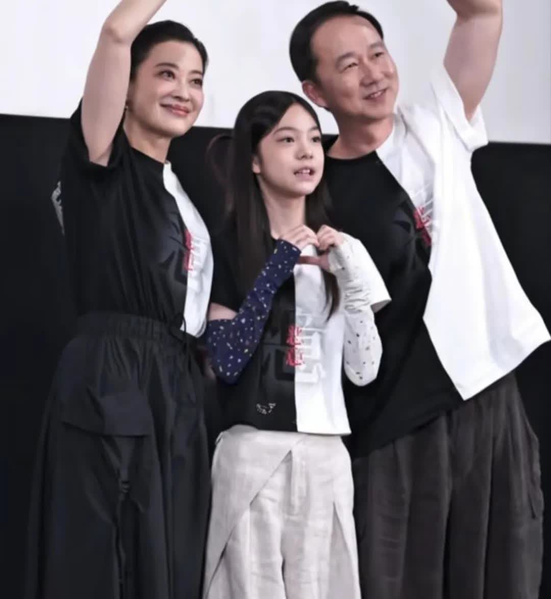 妈呀杨恩又这么大了，真好看原来她是梅婷的女儿
